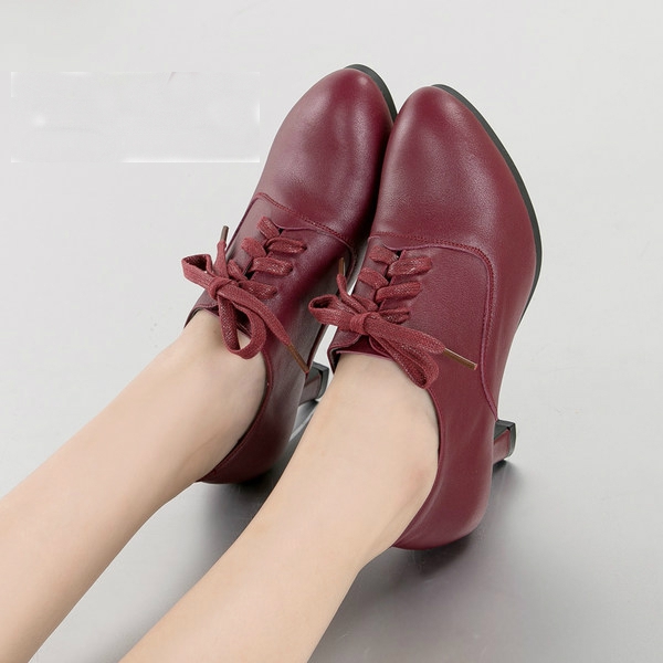 Дамски кожени обувки с ток за танци         