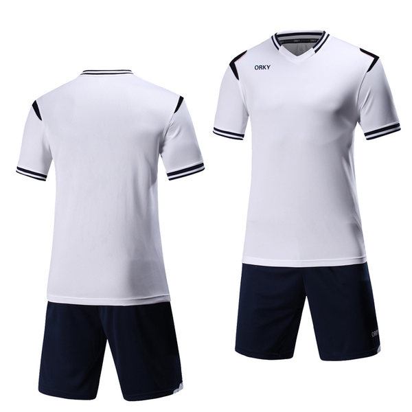 Футболни екипи от тениска с къс или дълъг ръкав и къси панталони - син, жълт, розов, червен, зелен