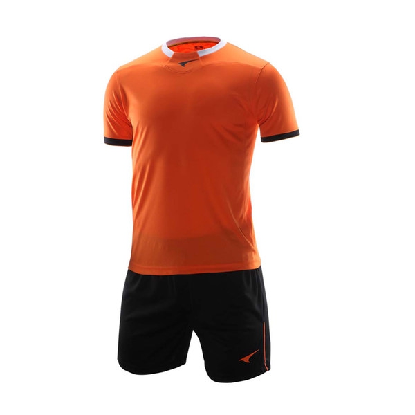 Футболен комплект от тениска с къси ръкави и панталони  - зелени, сини, червени, оранжеви