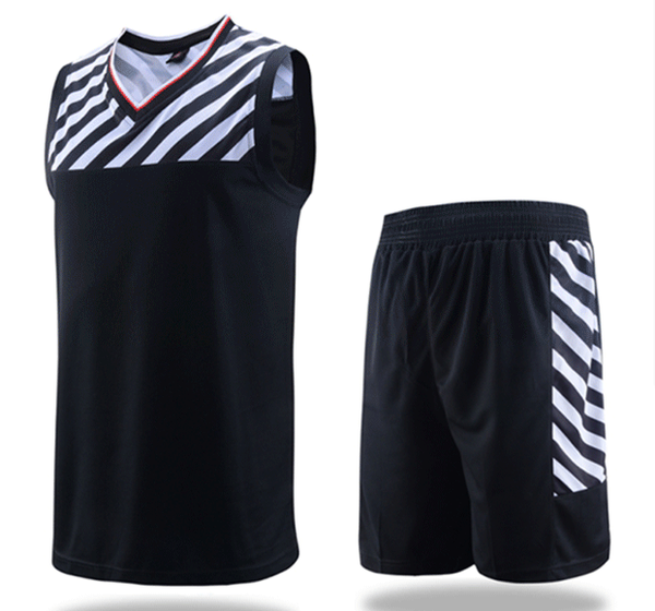 Бял и черен баскетболен екип