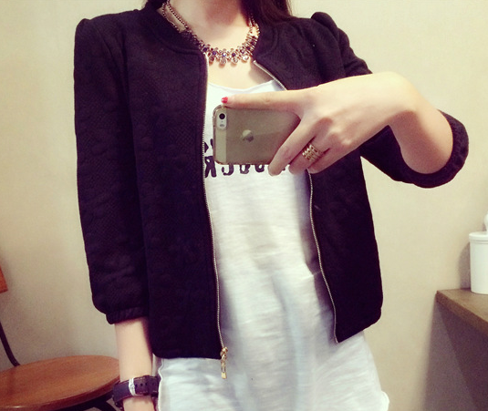 Дамско пролетно тънко яке - модерно и стилно в два цвята