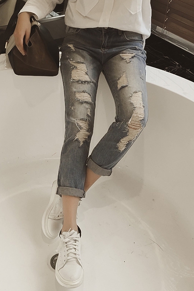 Γυναικέια τζιν με διακοσμητικά μοτίβα