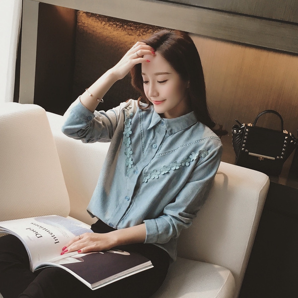 Τζιν πουκάμισο γυναικών με λουλούδια