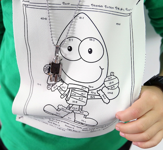 Παιδικά ανοιξιάτικα μπλουζάκια με κινούμενες εικόνες σε πράσινο, μπλε και μαύρο χρώμα