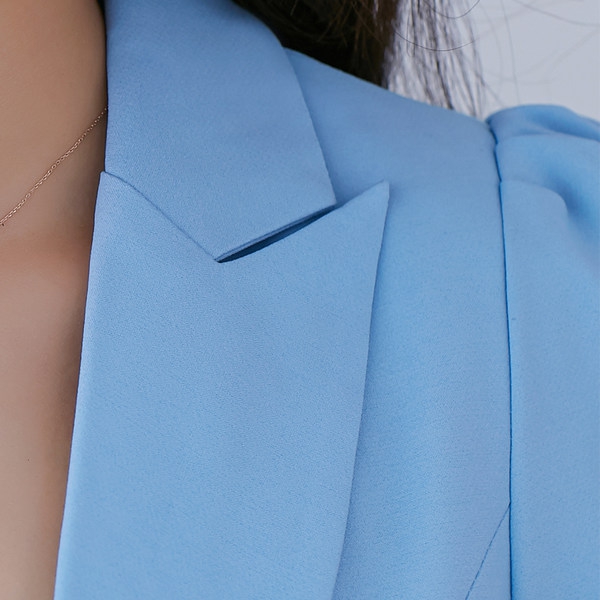 НОВО Дамско елегантно сако 