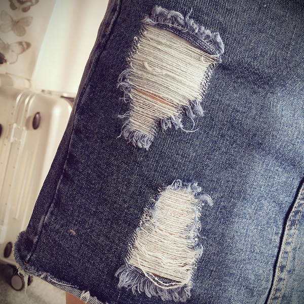 Κυρίες Denim άνοιξη φούστα με ξεφτισμένες μέρη