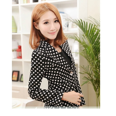 Μαύρο σακάκι των γυναικών με  λευκά σημεία        