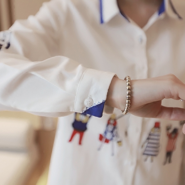 Дамска бяла риза с черно - бяла яка