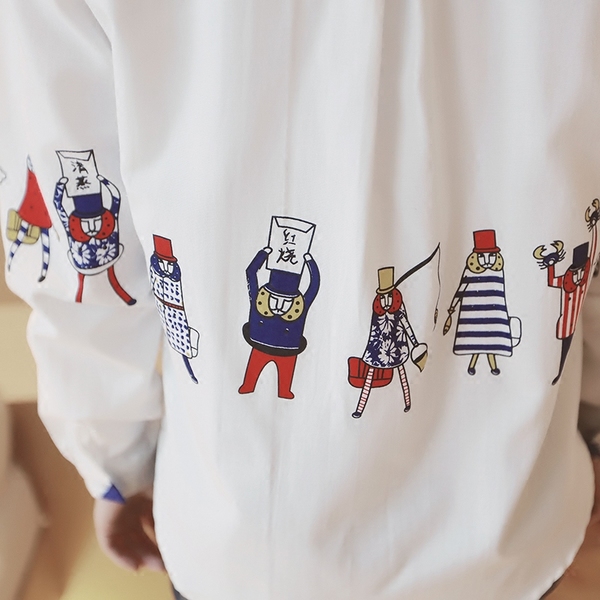 Дамска бяла риза с черно - бяла яка