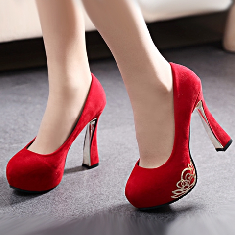 Γυναικεία κομψά ψηλά παπούτσια με  τακούνια σε δύο χρώματα - κόκκινο και μαύρο