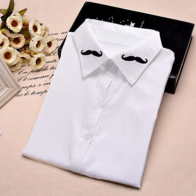 Пролетна бяла риза с различна бродерия