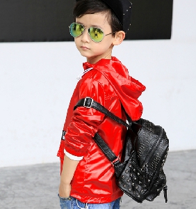 Детско пролетно яке с качулка Фешън - син, червен и черен модел