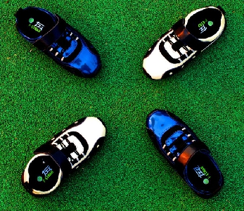 Δύο κορυφαίαπαιδικά  μοντέλα μπότες  για αγόρια σε μπλε και άσπρο χρώμα Last West