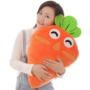 Детска плюшена възглавница - играчка морков