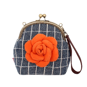Дамска чанта с различни цветове роза