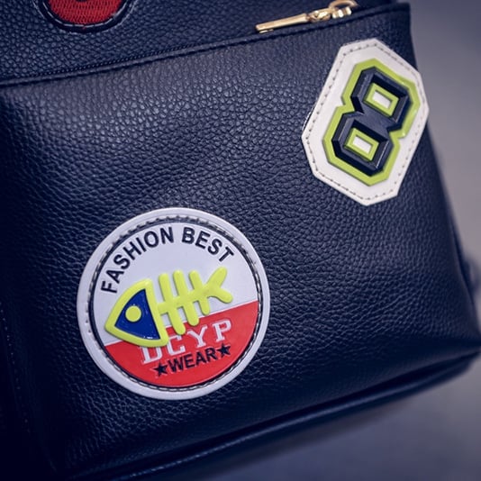 Дамска кожена раница: бяла и черна