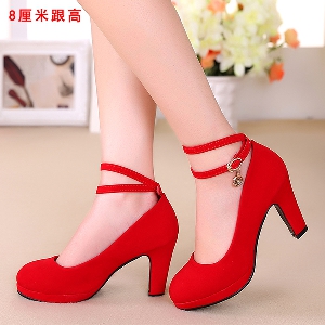 Дамски червени обувки: различни модели