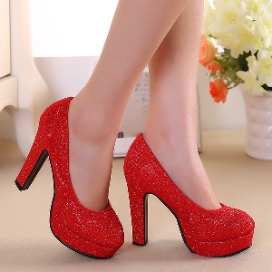 Златисти и червени дамски обувки 