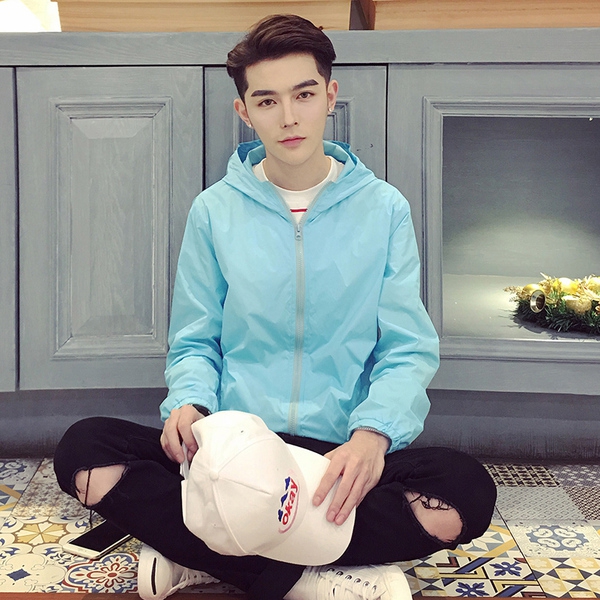 Ανδρικό   μπουφάν  για την άνοιξη σε διαφορετικά χρώματα