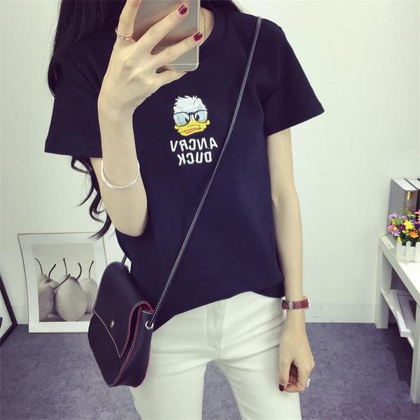 Дамска тениска с апликация в различни цветове