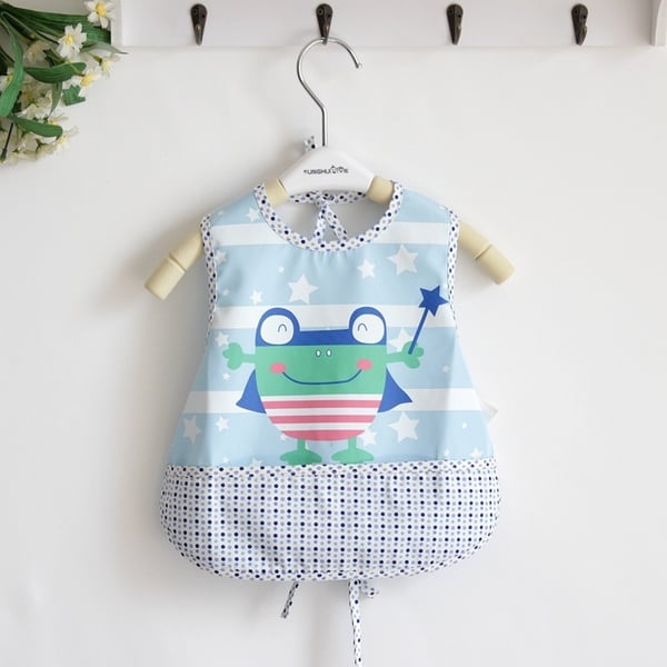 Бебешки лигавник с различни анимационни герои