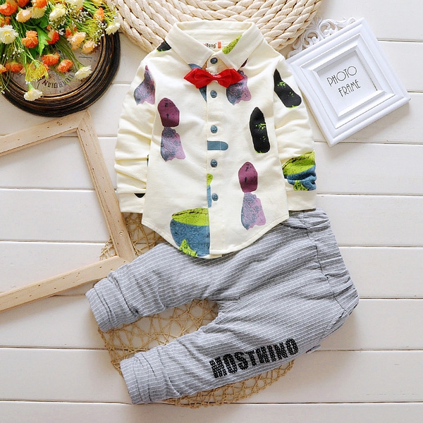 Παιδικό σετ με ένα πουκάμισο και παντελόνι για αγόρια