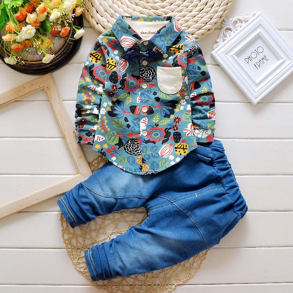 Παιδικό σετ με ένα πουκάμισο και παντελόνι για αγόρια