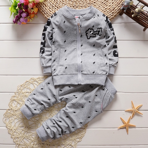 Спортен комплект за момче -шест модела 