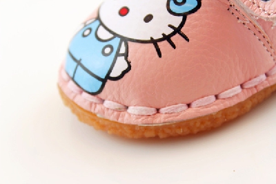Бебешки обувки с анимация Hello Kitty в розово и бяло