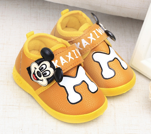 Бебешки пролетни обувки за прохождане в различни цветове