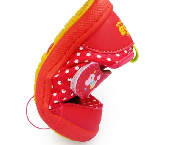 Бебешки обувки за прохождане в червен цвят