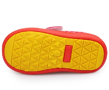 Бебешки обувки за прохождане в червен цвят