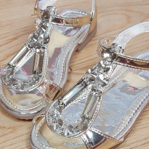 Детски златисти летни и красиви сандали с кристал за момичета 