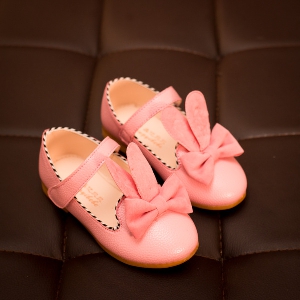 Пролетни обувки за момичета в два топли цвята