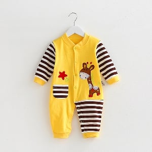 Бебешки дрехи за момчета и момичета в много различни модели - жабка, зайче, жираф, мече и други