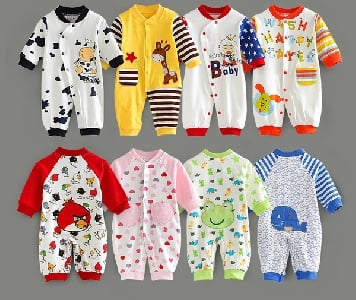 Παιδικά ρούχα για αγόρια και κορίτσια σε πολλά διαφορετικά μοντέλα - γάντι, λαγουδάκι, καμηλοπάρδαλη, αρκούδα και άλλα