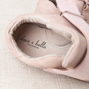 Детски обувки за момичета в розов цвят 