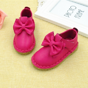 Кожени обувки за момичета в розов,цикламен и червен цвят. 