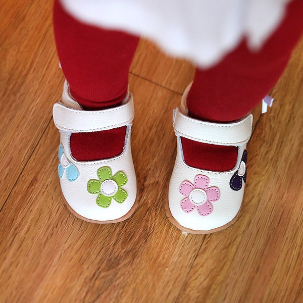Пролетни бебешки обувчици за момичета с цветенца три модела