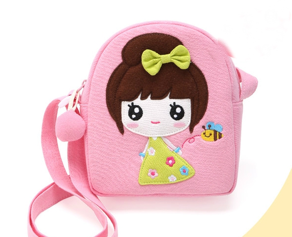 Детска чантичка за момичета с анимационни герои - топ модели и различни цветове - червен, лилав, син
