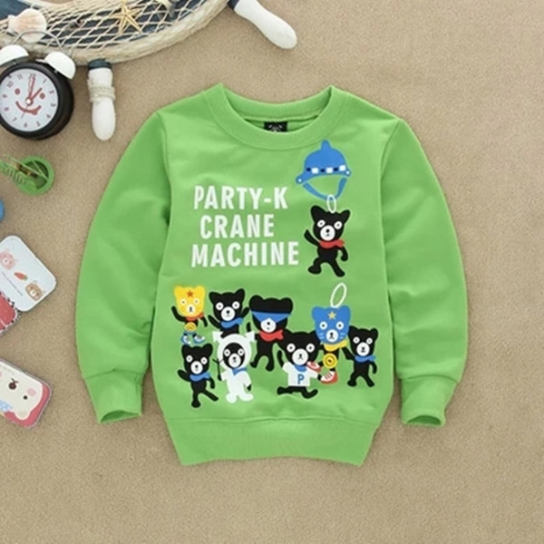 Детска блуза с щампа в червен и зелен цвят.