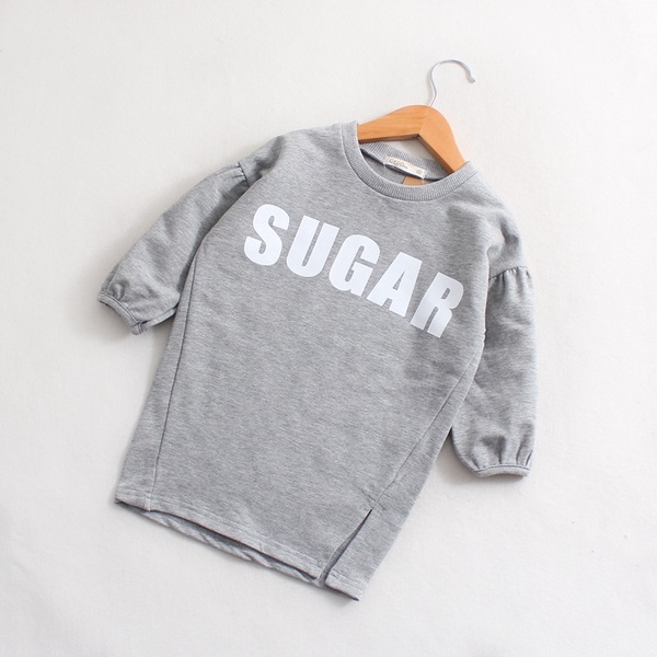 Блузки за момичета в три цвята с 3/4 ръкав.