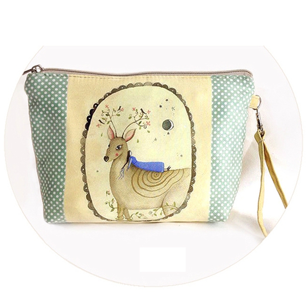 Дамски стилни чанти в различни принтове