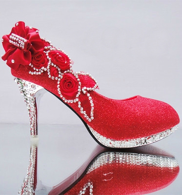 Παπούτσια  με πέτρες