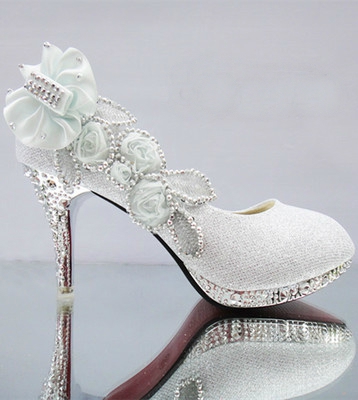 Παπούτσια  με πέτρες