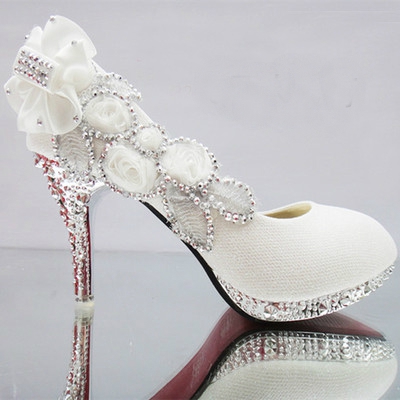 Παπούτσια  με πέτρες