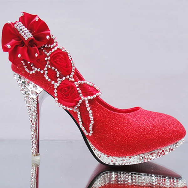 Παπούτσια  με πέτρες