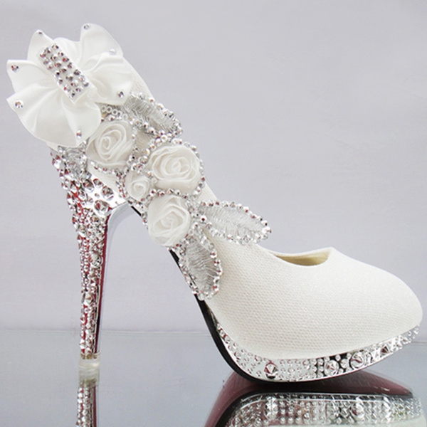 Παπούτσια  με πέτρες