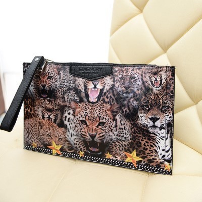 Τσάντες με διαφορετικές εκτυπώσεις