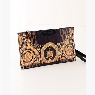 Τσάντες με διαφορετικές εκτυπώσεις